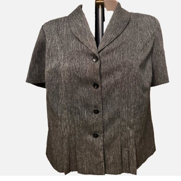 Danny & Nicole. Size 18W. Gray Short Sleeve Lightweight Shacket. Pleated. B1 - Picture 1 of 7